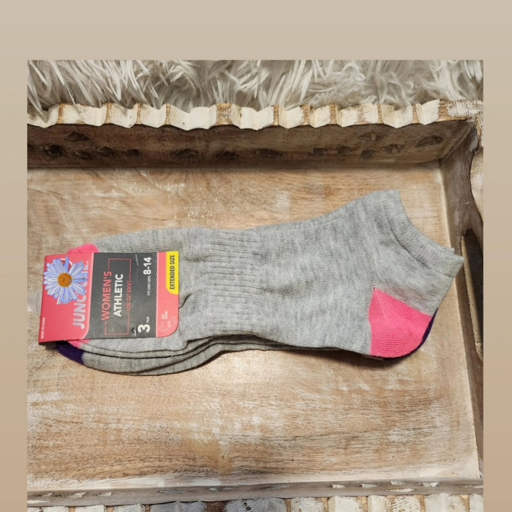 Women Athetic low cut socks